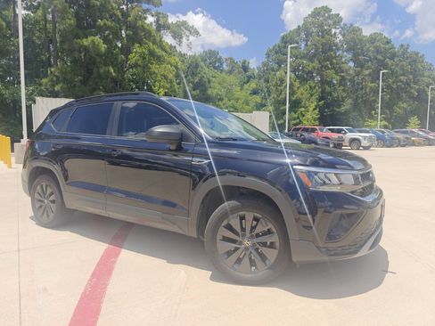 Used 2024 Volkswagen Taos S FWD image 1