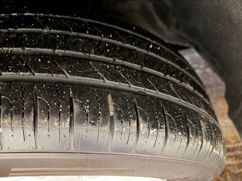 Used 2021 Toyota RAV4 XLE image 11