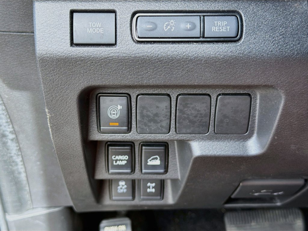 Used 2024 Nissan Frontier PRO-4X w/ Technology Package AWD/4WD image 29