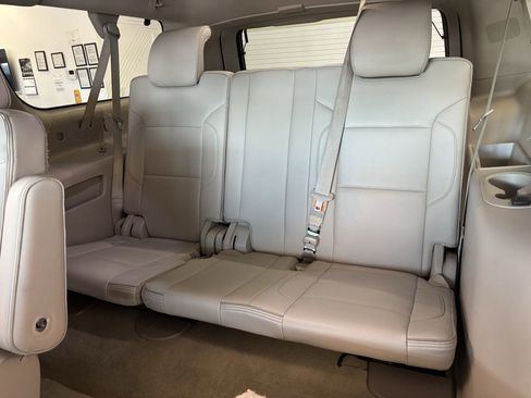 Used 2015 GMC Yukon XL Denali w/ Premium Package AWD/4WD image 27