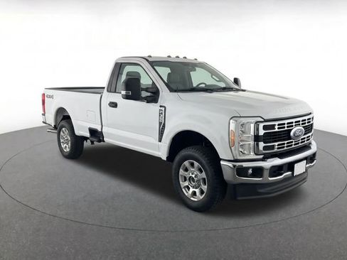 Used 2024 Ford F350 XLT AWD/4WD image 2