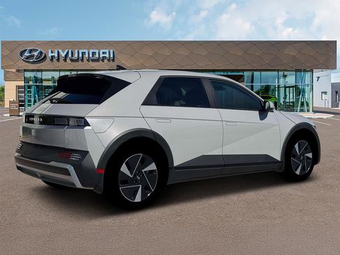 New 2026 Hyundai Ioniq 5 SEL RWD image 8