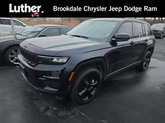 Used 2023 Jeep Grand Cherokee Limited w/ Black Appearance Package video 1