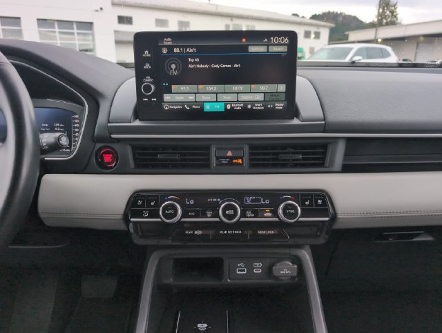 Certified 2025 Honda Pilot Elite image 26