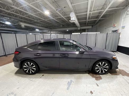 Used 2024 Honda Civic EX-L image 27
