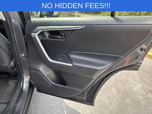Used 2022 Toyota RAV4 LE FWD image 32