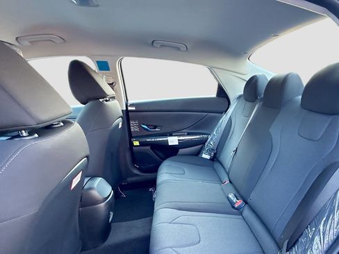 New 2026 Hyundai Elantra SE image 19