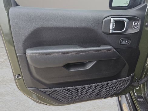 Used 2022 Jeep Wrangler Unlimited Rubicon w/ Xtreme Recon 35" Tire Package image 29