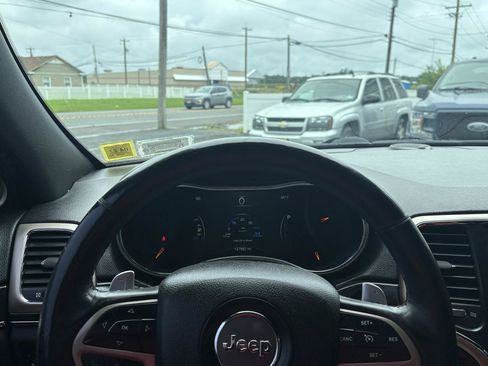 Used 2014 Jeep Grand Cherokee Limited AWD/4WD image 10