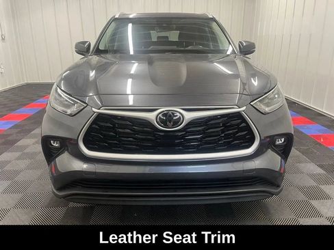 Used 2024 Toyota Highlander Limited AWD/4WD image 8
