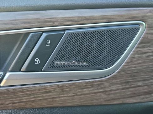 Used 2024 Volkswagen Atlas SEL Premium R-Line image 18