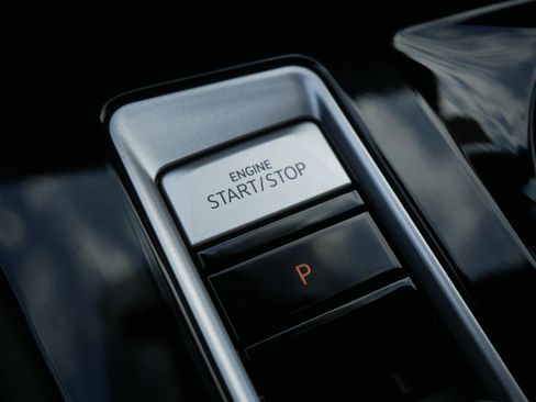 Used 2024 Volkswagen Atlas Cross Sport SEL R-Line image 27