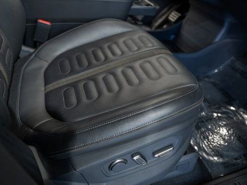 Used 2022 Rivian R1T Adventure image 19