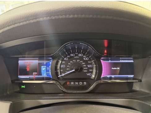 Used 2013 Lincoln MKS image 15