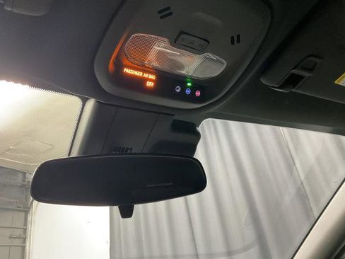 Used 2024 Buick Envista Sport Touring image 8