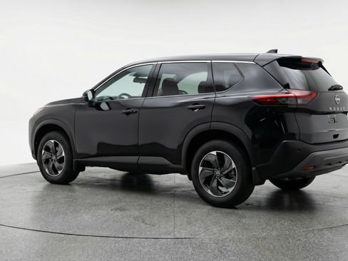 Used 2025 Nissan Rogue SV FWD image 6