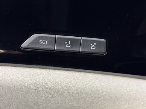 Used 2024 Kia Carnival SX Prestige image 18