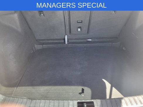 Used 2023 Volkswagen Taos SE w/ Panoramic Sunroof Package FWD image 22