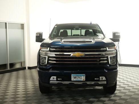Used 2023 Chevrolet Silverado 3500 High Country AWD/4WD image 2
