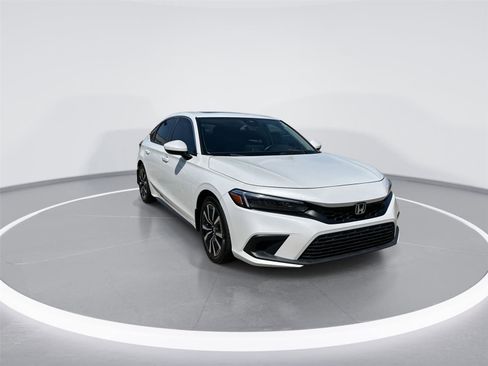 Used 2024 Honda Civic EX-L image 2