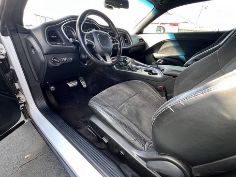 Used 2016 Dodge Challenger R/T Plus image 29