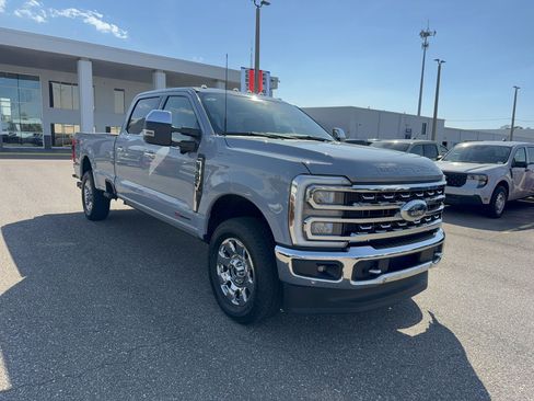 Certified 2024 Ford F350 Lariat w/ Lariat Ultimate Package AWD/4WD image 4