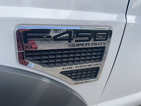 Used 2009 Ford F450 XL image 9