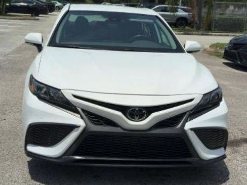 Used 2024 Toyota Camry SE FWD image 9