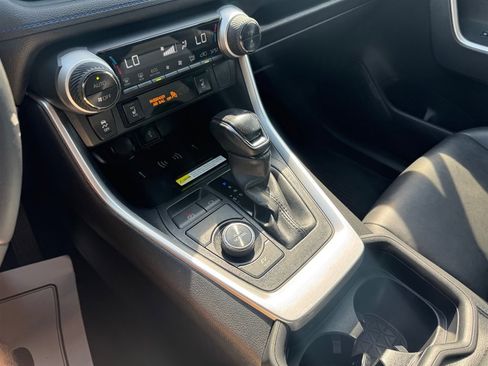 Used 2021 Toyota RAV4 XSE w/ XSE Grade Weather Package AWD/4WD image 17