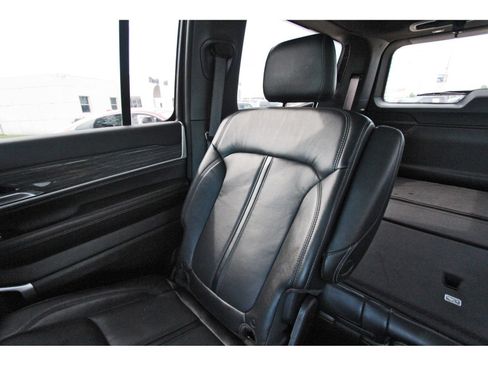 Used 2022 Jeep Wagoneer Series III w/ Premium Group I AWD/4WD image 14