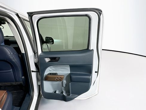 Used 2023 Ford Maverick Lariat w/ Equipment Group 500A Standard image 26