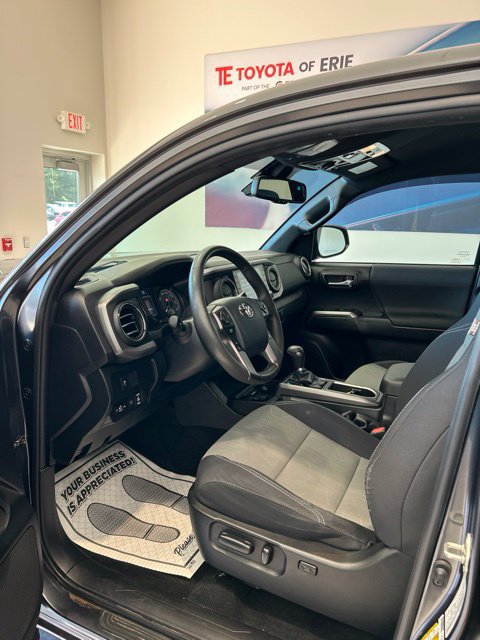 Certified 2020 Toyota Tacoma TRD Off-Road AWD/4WD image 11