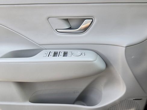 Used 2024 Hyundai Kona Limited FWD image 27