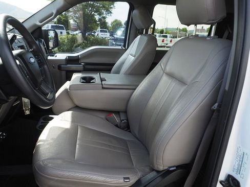 Used 2018 Ford F150 XLT AWD/4WD image 14