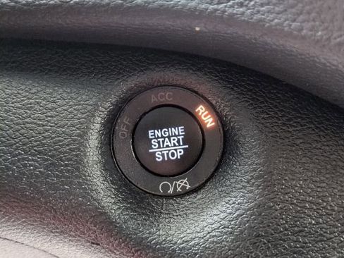 Used 2023 Jeep Cherokee Altitude Lux AWD/4WD image 8