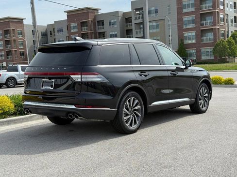 New 2025 Lincoln Aviator AWD w/ Equipment Group 101A image 3