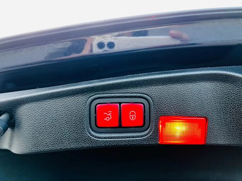 Used 2019 Mercedes-Benz C 300 4MATIC Coupe image 11