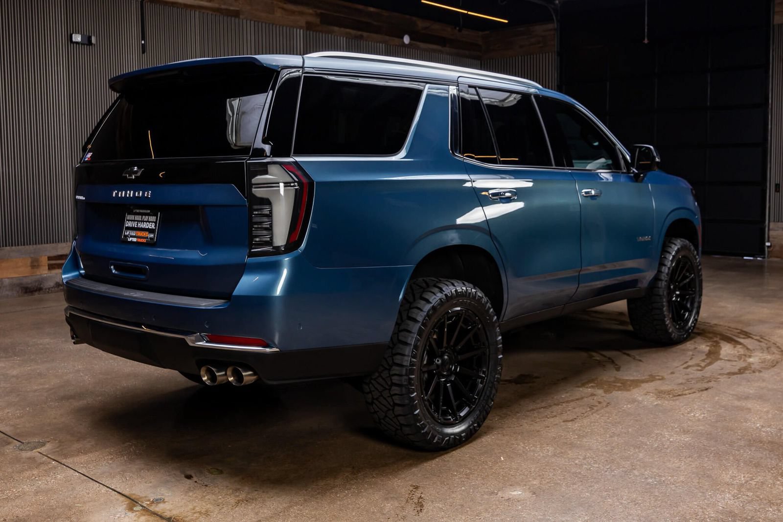 Used 2025 Chevrolet Tahoe Premier AWD/4WD image 10