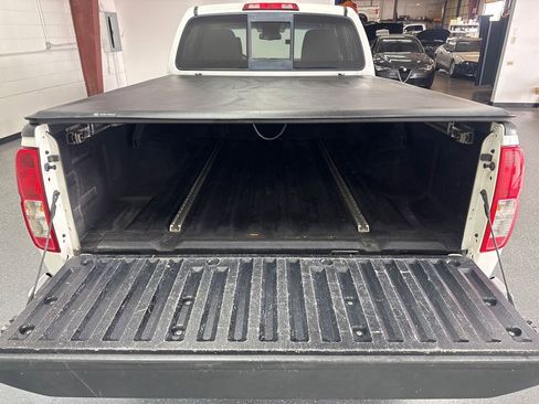 Used 2014 Nissan Frontier SV w/ SV Value Truck Package image 18