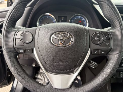 Used 2017 Toyota Corolla XLE w/ Carpet Mat Package (TMS) FWD image 35