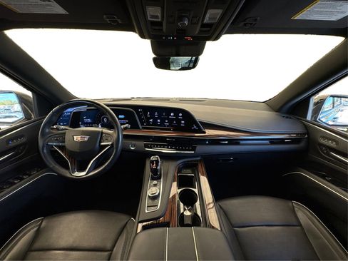 Used 2024 Cadillac Escalade ESV Premium Luxury image 22