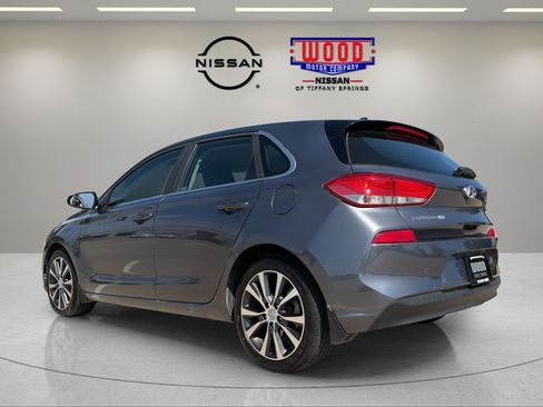 Used 2018 Hyundai Elantra GT w/ Style Package 02 FWD image 4