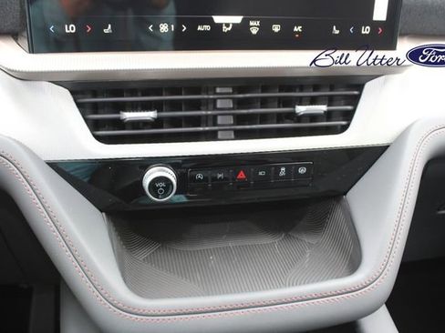 New 2026 Ford Explorer Active RWD image 13