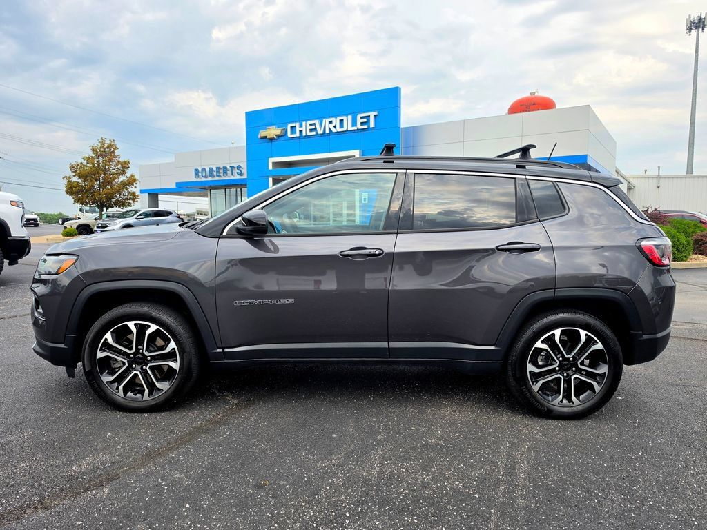 Used 2024 Jeep Compass Limited AWD/4WD image 3