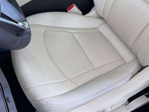 Used 2023 Buick Enclave Essence w/ Sport Touring Edition FWD image 20
