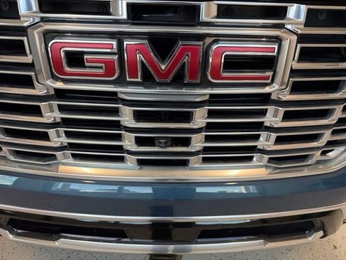 Used 2026 GMC Yukon Denali w/ Sun & Power Step Package AWD/4WD image 14