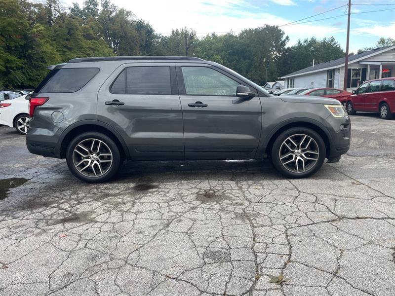 Used 2018 Ford Explorer Sport AWD/4WD image 4