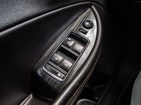 Used 2019 Chevrolet Impala LT FWD image 6