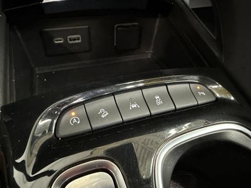Used 2022 Buick Envision Preferred AWD/4WD image 33