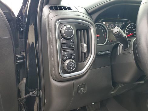 Used 2022 Chevrolet Silverado 1500 LTZ w/ LTZ Premium Package image 22